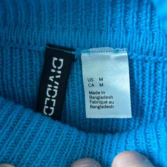 H&M Divided cropped sweater with boxier fit and wider sleeves - Picture 6 of 7